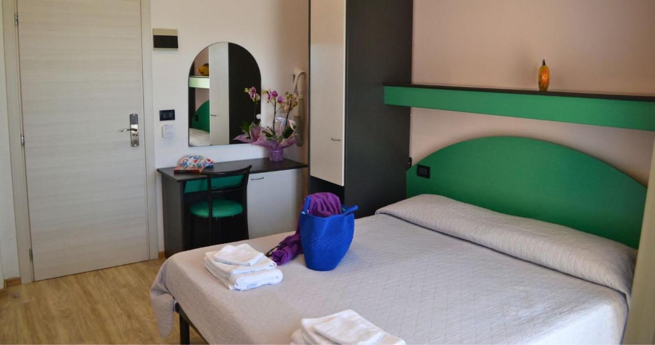 Hotel Tre Stelle Rimini Luaran gambar